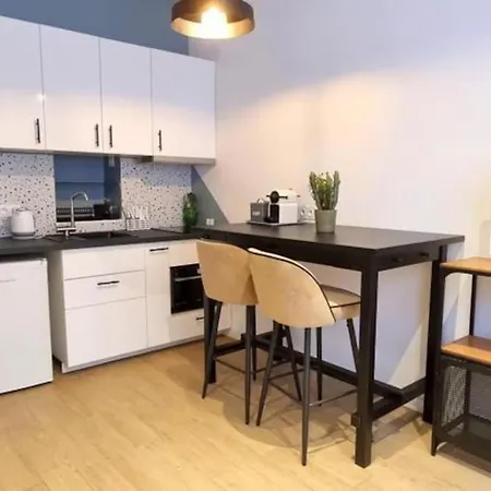 Joli Studio Au Coeur De Appartement *